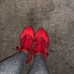red huaraches
